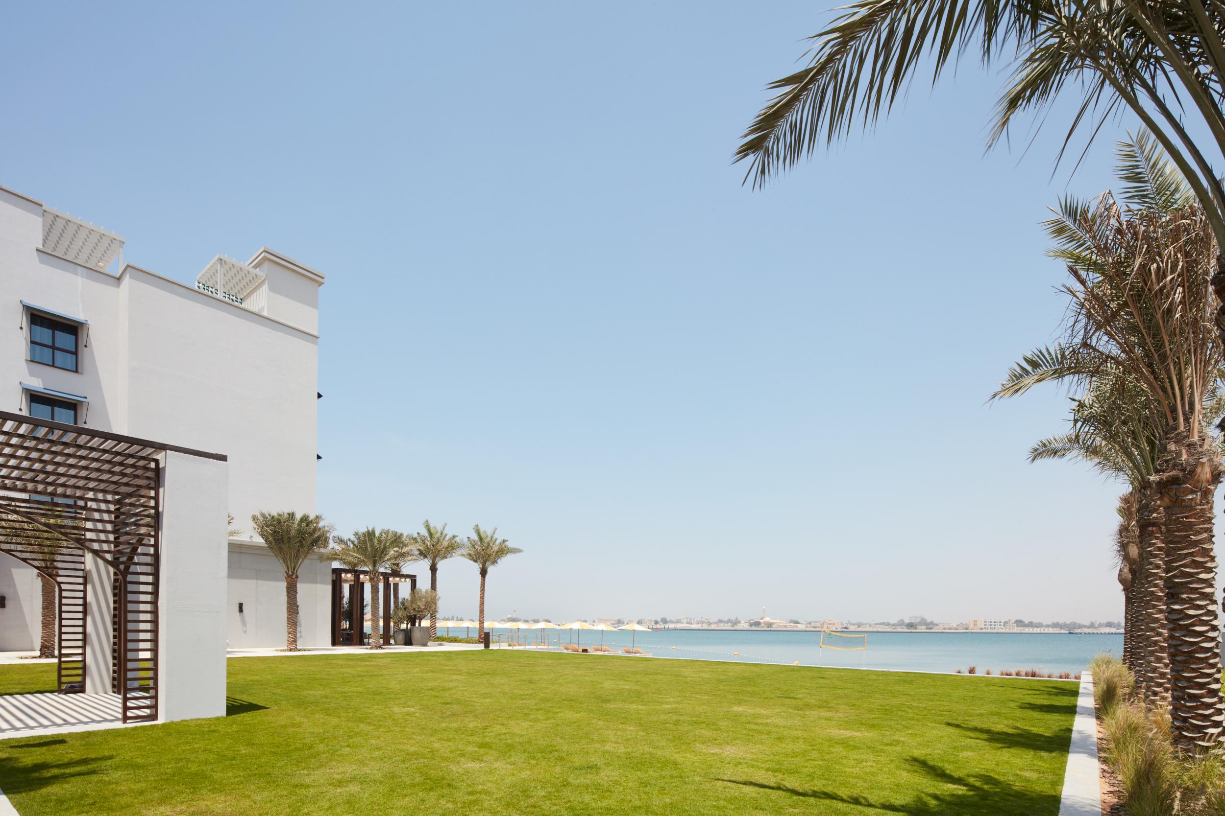 Vida Beach Resort Umm Al Quwain מראה חיצוני תמונה View of the beach at the Jumeirah Islands