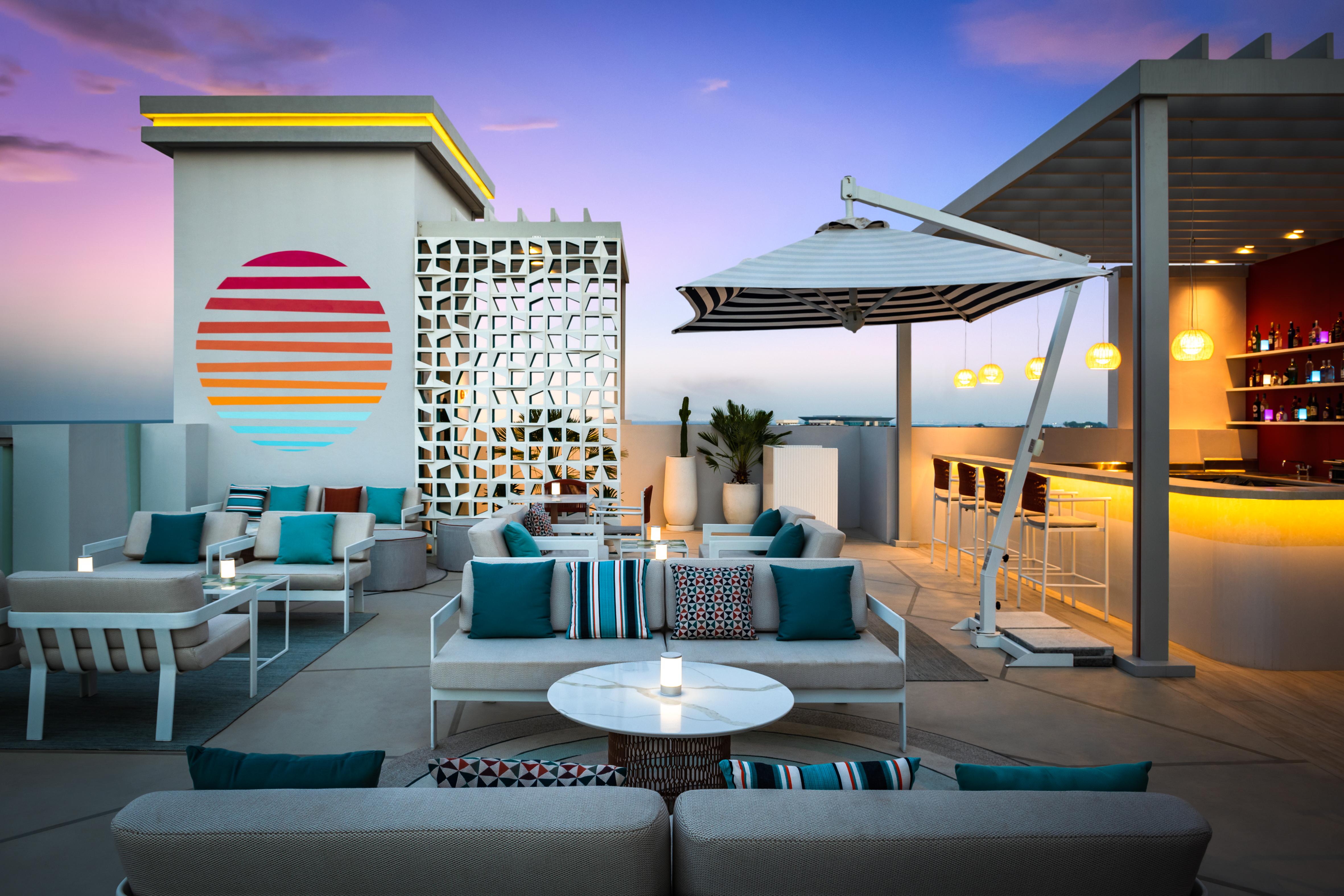 Vida Beach Resort Umm Al Quwain מראה חיצוני תמונה The rooftop bar at the hotel